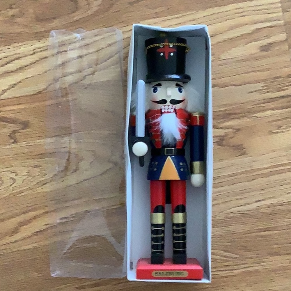 NUTCRACKER SALZBURG MARKET Christmas New in Box - Picture 2 of 6